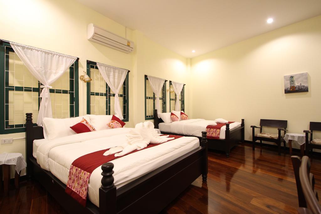 Srisomboon Hostel Trang Exterior foto