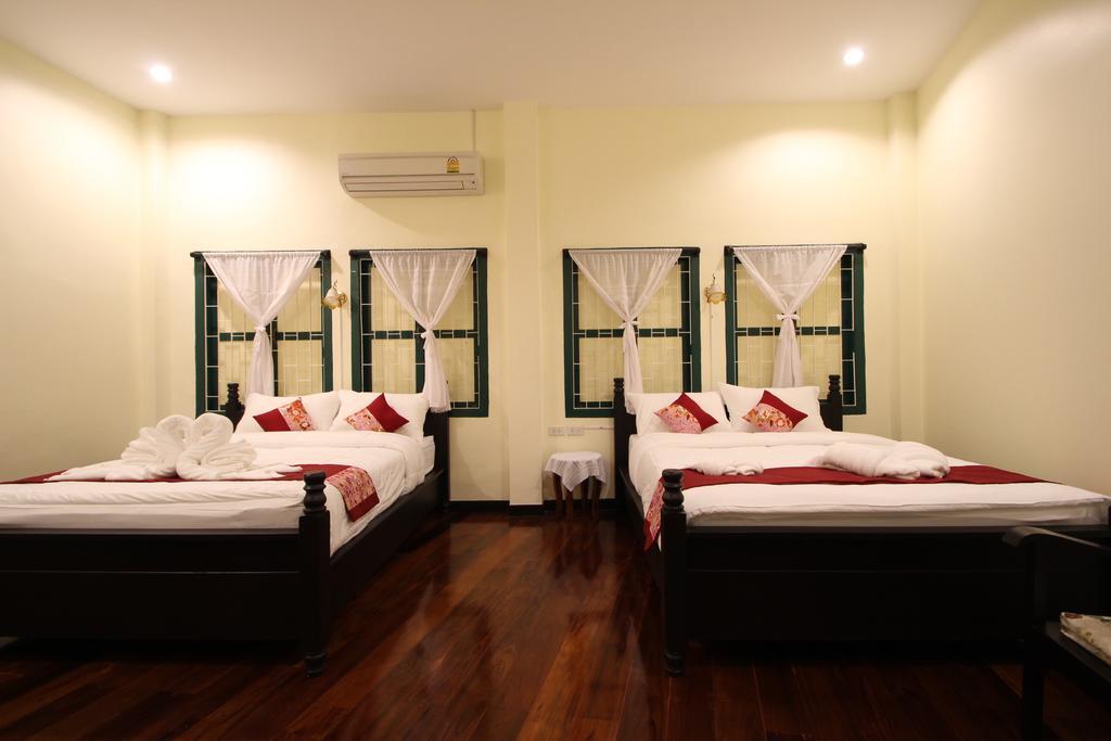 Srisomboon Hostel Trang Exterior foto